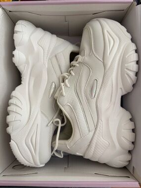 Spring Step White Sneakers - Berness Hanna